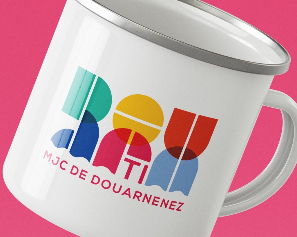 Création logo et charte graphique pour Ti Douarn (MJC de Douarnenez) réalisé par l'Agence R à Quimper